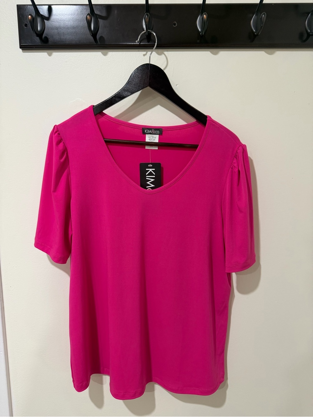 Women's Fuchsia Scoop Neck Short Sleeve Tee